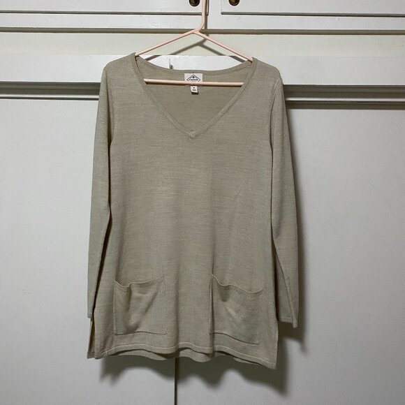 St. John's Bay long sleeve beige/tan sweater w/front pockets, size M - Picture 1 of 11